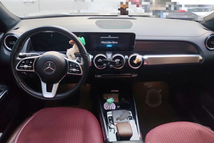Used Mercedes-Benz GLB 2020 GLB 200 Dynamic Edition Center Console