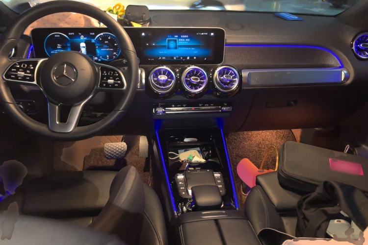 Used Mercedes-Benz GLB 2020 GLB 200 Dynamic Edition Center Console