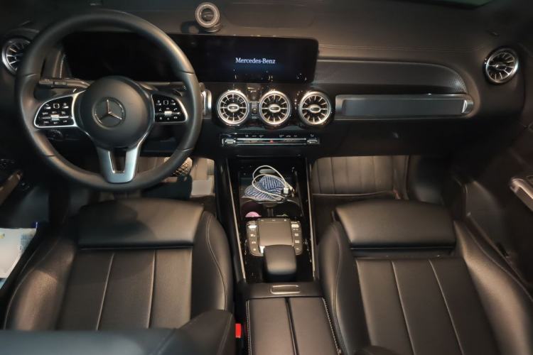 Used Mercedes-Benz GLB 2020 Facelift GLB 200 Fashion Edition Center Console