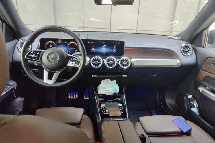 Used Mercedes-Benz GLB 2020 GLB 200 First Edition Special Version Center Console