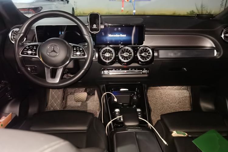 Used Mercedes-Benz GLB 2020 Updated GLB 200 Dynamic Edition Center Console