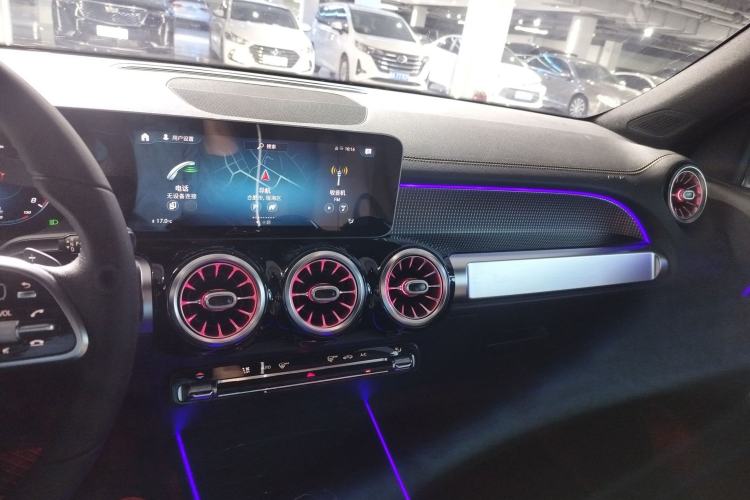 Used Mercedes-Benz GLB 2020 Facelift GLB 200 Fashion Edition Center Console