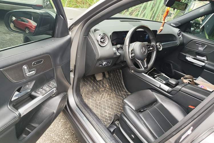Used Mercedes-Benz GLB 2020 Facelift GLB 200 Fashion Edition Driver Seat