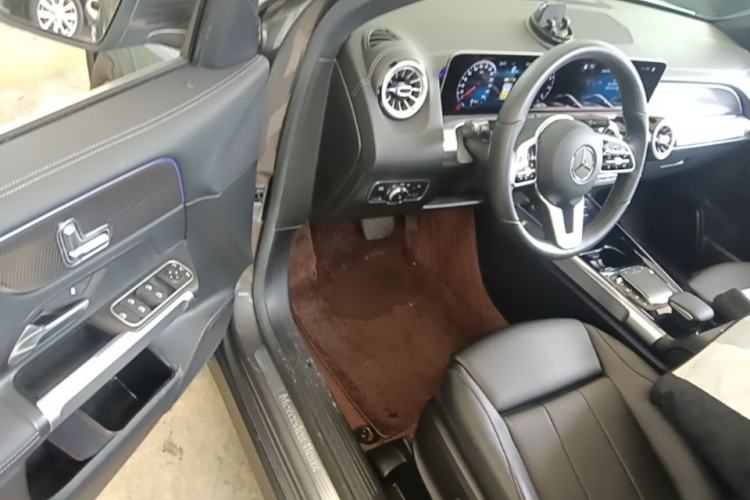 Used Mercedes-Benz GLB 2020 Updated GLB 200 Dynamic Edition Driver Seat