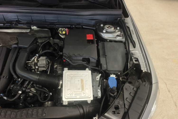 Used Mercedes-Benz GLB 2020 Facelift GLB 200 Fashion Edition Engine Bay Left