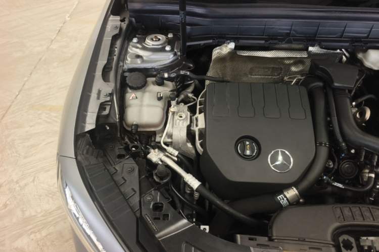 Used Mercedes-Benz GLB 2020 Facelift GLB 200 Fashion Edition Engine Bay Right