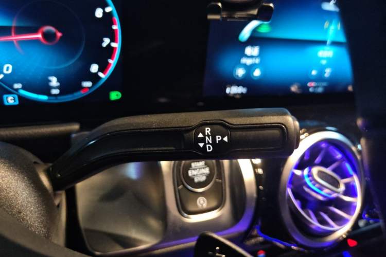 Used Mercedes-Benz GLB 2020 GLB 200 Dynamic Edition Gear Lever