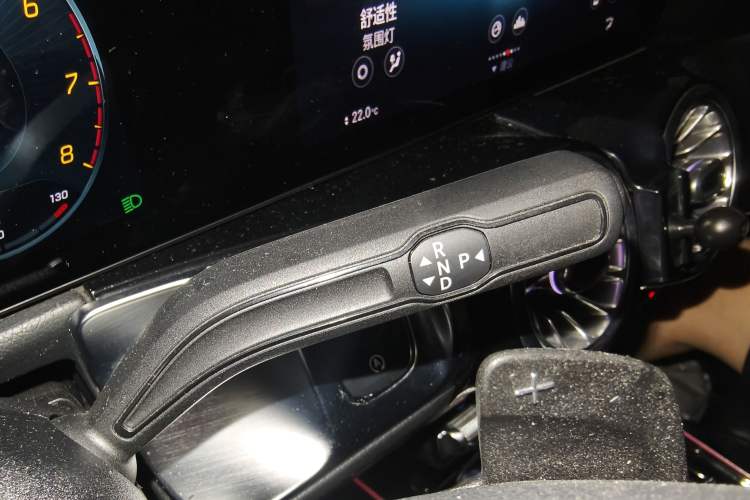 Used Mercedes-Benz GLB 2020 Facelift GLB 200 Fashion Edition Gear Lever