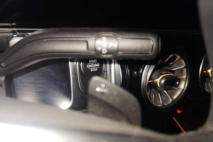 Used Mercedes-Benz GLB 2020 Updated GLB 200 Dynamic Edition Gear Lever
