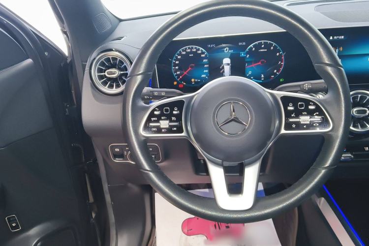 Used Mercedes-Benz GLB 2020 Updated GLB 200 Dynamic Edition Interior 2