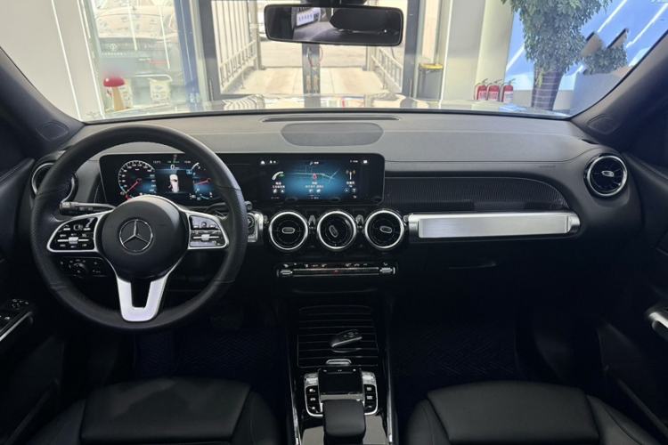 Used Mercedes-Benz GLB 2020 GLB 200 Dynamic Edition Interior 4