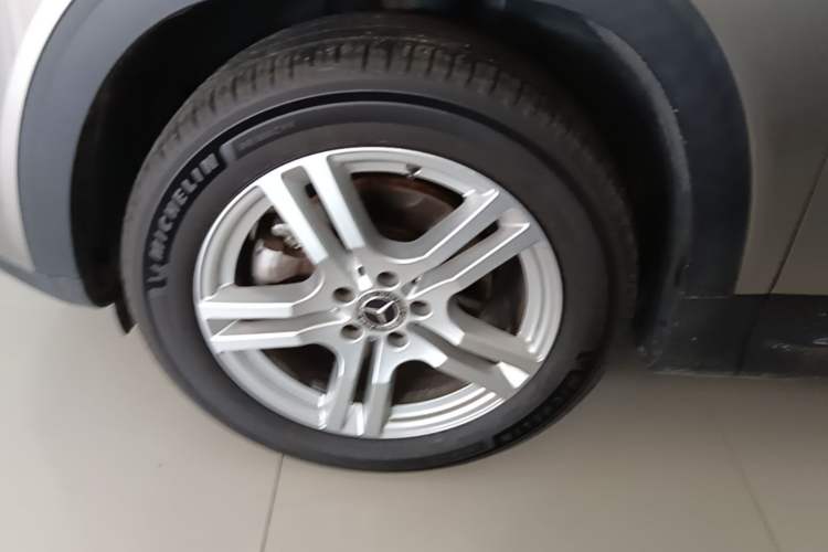 Used Mercedes-Benz GLB 2020 GLB 200 Dynamic Edition Left Front Wheel Hub
