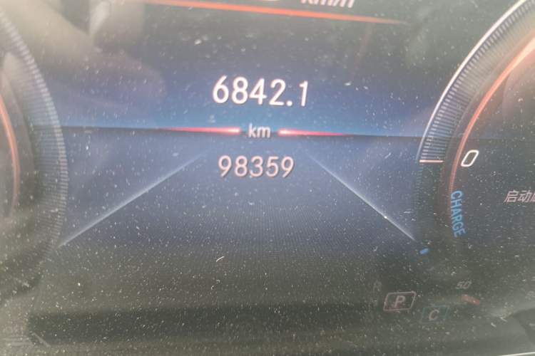 Used Mercedes-Benz GLB 2020 GLB 200 Stylish Edition Odometer Close Up