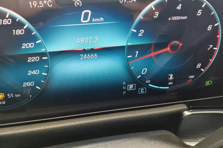 Used Mercedes-Benz GLB 2020 Updated GLB 200 Dynamic Edition Odometer Close Up