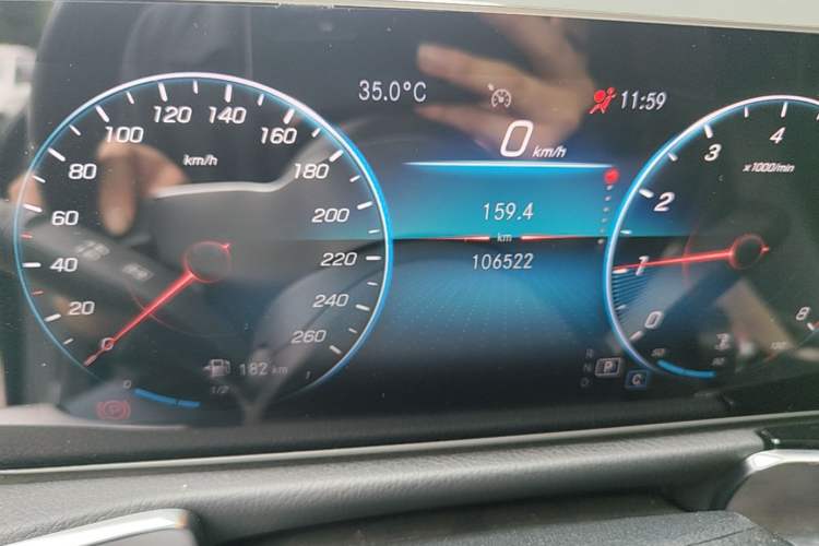 Used Mercedes-Benz GLB 2020 Facelift GLB 200 Fashion Edition Odometer Close Up