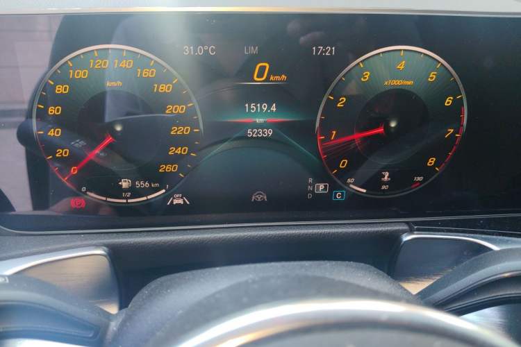 Used Mercedes-Benz GLB 2020 GLB 200 Stylish Edition Odometer Close Up
