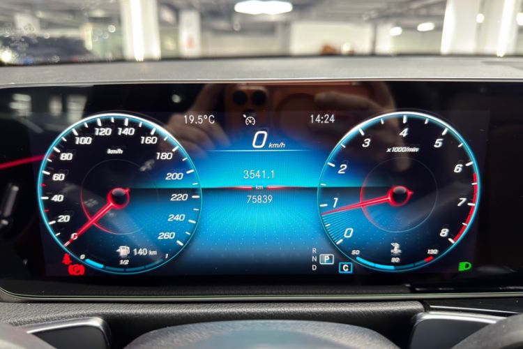 Used Mercedes-Benz GLB 2020 Facelift GLB 200 Fashion Edition Odometer Close Up