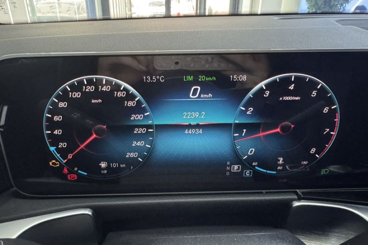 Used Mercedes-Benz GLB 2020 GLB 200 Dynamic Edition Odometer Close Up