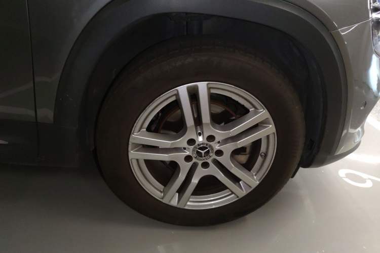 Used Mercedes-Benz GLB 2020 Updated GLB 200 Dynamic Edition Right Front Wheel Hub