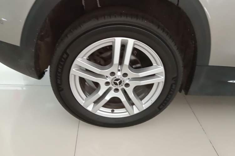 Used Mercedes-Benz GLB 2020 GLB 200 Dynamic Edition Right Rear Wheel Hub