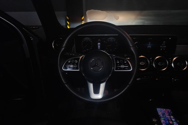 Used Mercedes-Benz GLB 2020 GLB 180 Fashion Model Steering Wheel