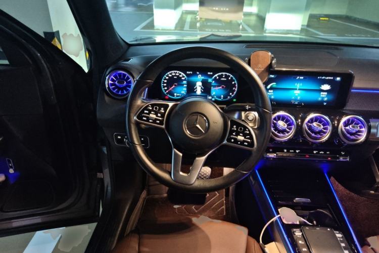 Used Mercedes-Benz GLB 2020 GLB 200 Dynamic Edition Steering Wheel