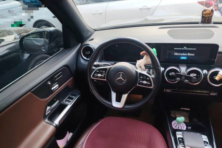 Used Mercedes-Benz GLB 2020 GLB 200 Dynamic Edition Steering Wheel