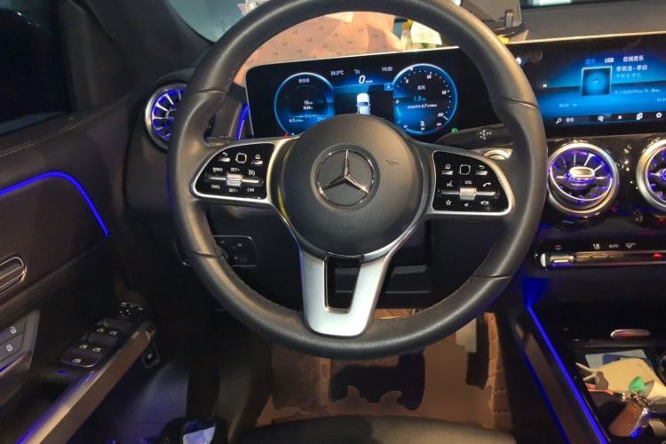 Used Mercedes-Benz GLB 2020 GLB 200 Dynamic Edition Steering Wheel