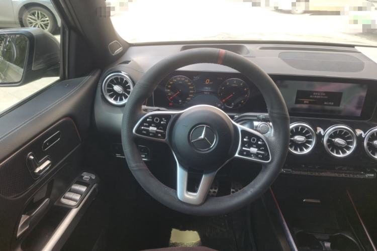 Used Mercedes-Benz GLB 2020 GLB 200 Stylish Edition Steering Wheel