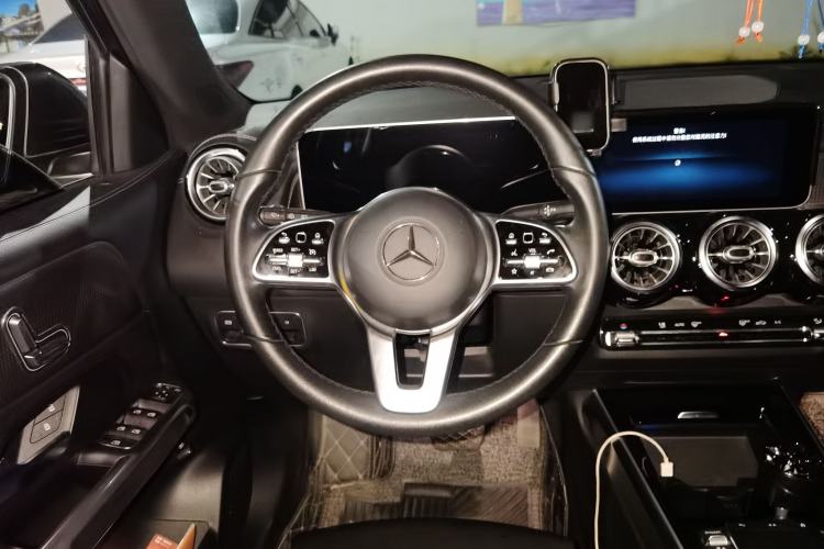 Used Mercedes-Benz GLB 2020 Updated GLB 200 Dynamic Edition Steering Wheel