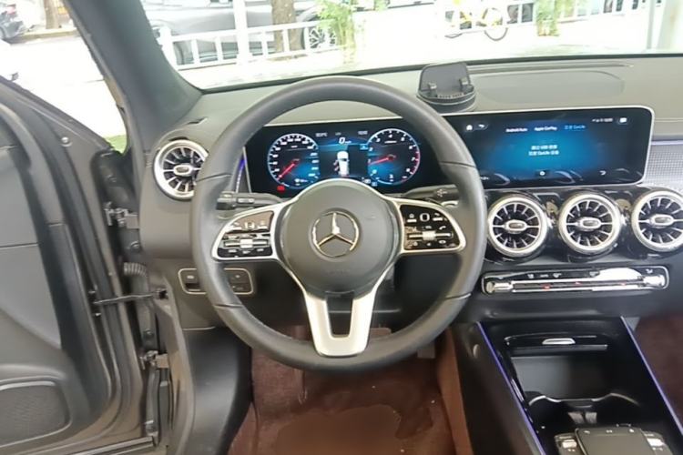 Used Mercedes-Benz GLB 2020 Updated GLB 200 Dynamic Edition Steering Wheel