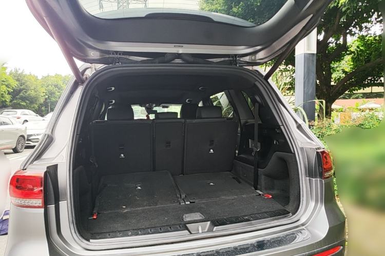 Used Mercedes-Benz GLB 2020 Facelift GLB 200 Fashion Edition Trunk