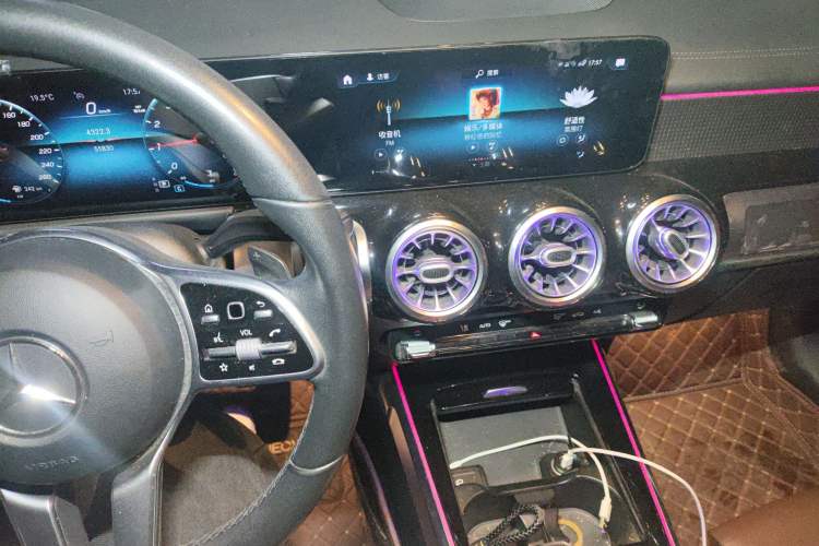 Used Mercedes-Benz GLB 2020 Facelift GLB 200 Fashion Edition Audio And AC Panel