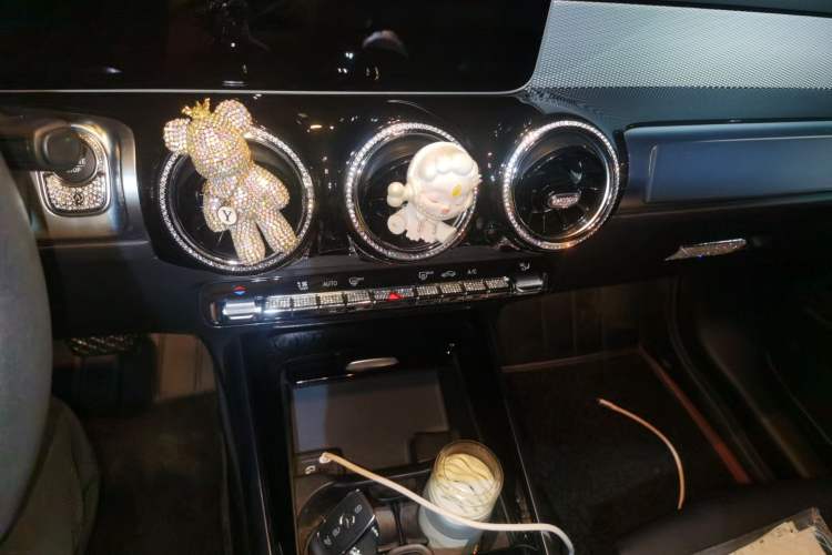 Used Mercedes-Benz GLB 2020 GLB 180 Dynamic Edition Audio And AC Panel