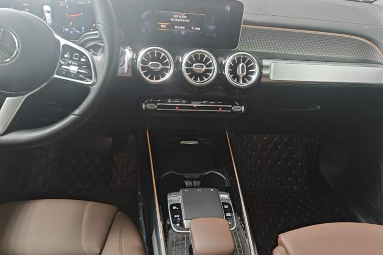 Used Mercedes-Benz GLB 2020 GLB 200 Stylish Edition Audio And AC Panel