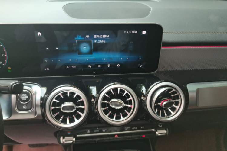 Used Mercedes-Benz GLB 2020 GLB 180 Dynamic Edition Audio And AC Panel