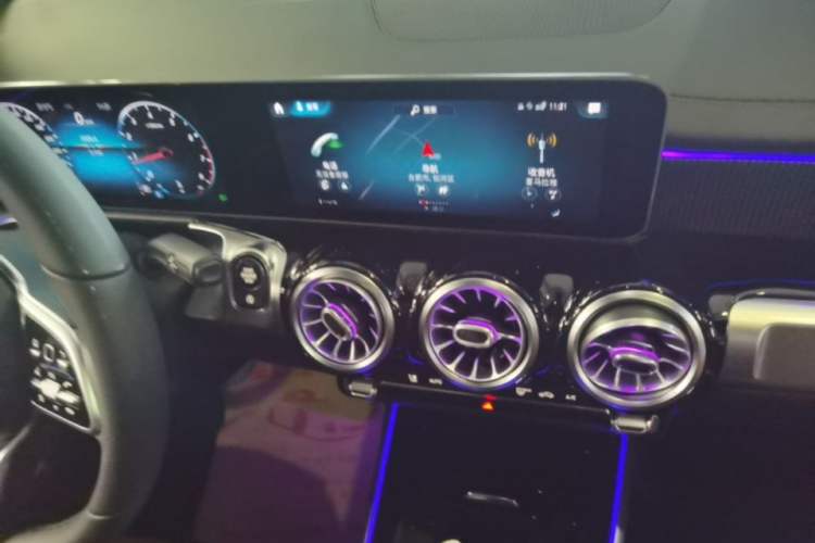 Used Mercedes-Benz GLB 2020 Updated GLB 200 Dynamic Edition Audio And AC Panel