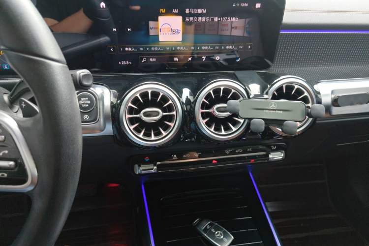 Used Mercedes-Benz GLB 2020 Facelift GLB 200 Fashion Edition Audio And AC Panel