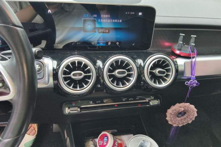 Used Mercedes-Benz GLB 2020 GLB 200 Stylish Edition Audio And AC Panel