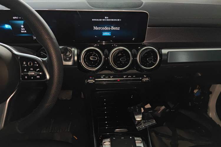 Used Mercedes-Benz GLB 2020 GLB 200 Dynamic Edition Audio And AC Panel