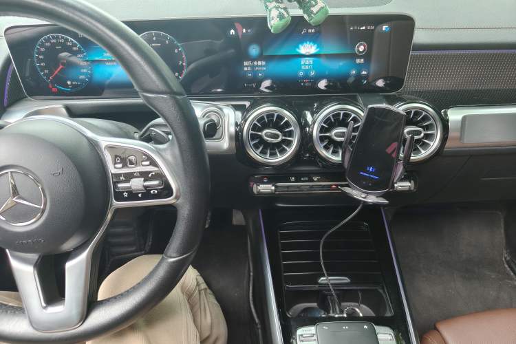 Used Mercedes-Benz GLB 2020 GLB 200 Stylish Edition Audio And AC Panel