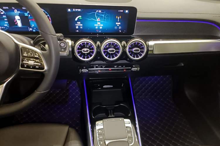 Used Mercedes-Benz GLB 2020 GLB 200 Stylish Edition Audio And AC Panel