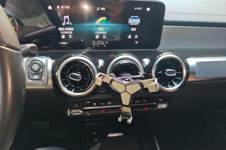Used Mercedes-Benz GLB 2020 GLB 180 Dynamic Edition Audio And AC Panel