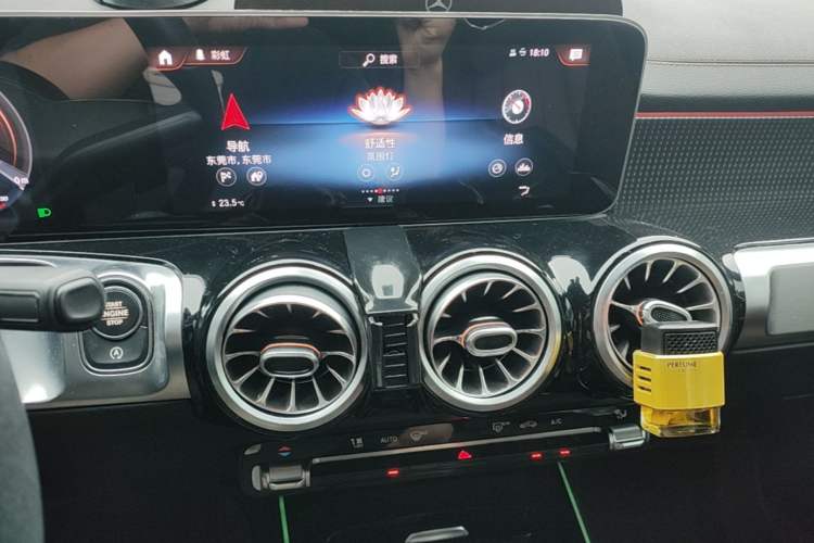 Used Mercedes-Benz GLB 2020 GLB 200 Stylish Edition Audio And AC Panel