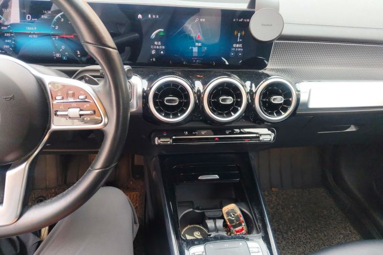 Used Mercedes-Benz GLB 2020 GLB 200 Dynamic Edition Audio And AC Panel