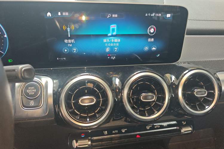 Used Mercedes-Benz GLB 2020 GLB 180 Dynamic Edition Audio And AC Panel