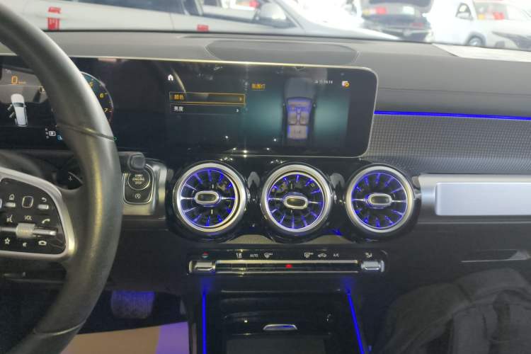 Used Mercedes-Benz GLB 2020 GLB 200 Stylish Edition Audio And AC Panel