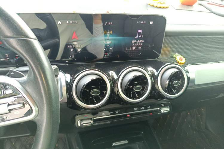 Used Mercedes-Benz GLB 2020 GLB 200 Dynamic Edition Audio And AC Panel