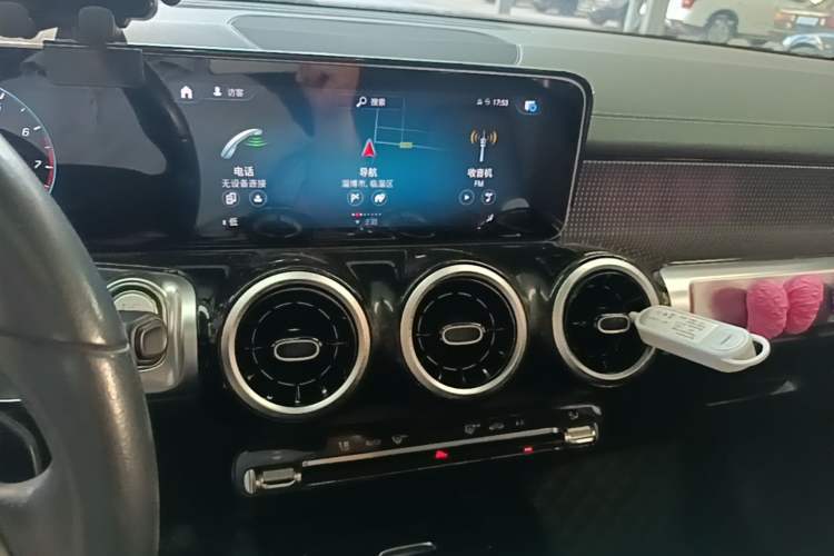 Used Mercedes-Benz GLB 2020 GLB 200 Dynamic Edition Audio And AC Panel