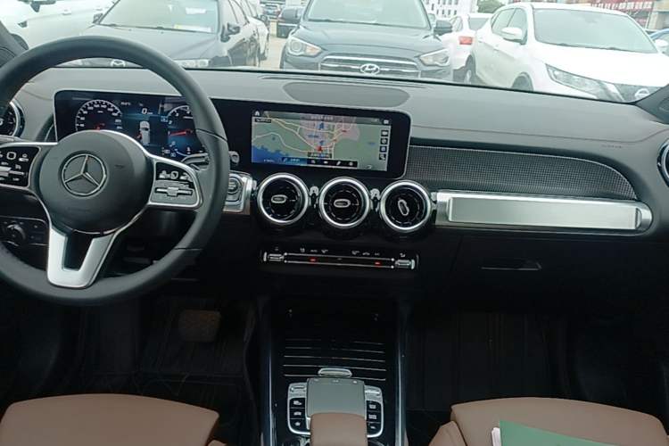 Used Mercedes-Benz GLB 2020 GLB 200 Dynamic Edition Audio And AC Panel
